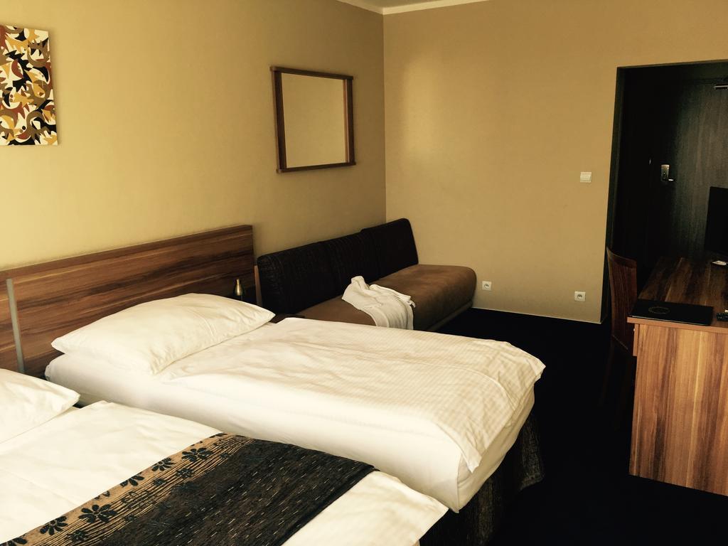 Hotel Victoria Martin Bagian luar foto